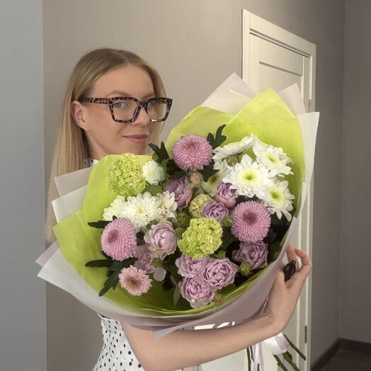 Букет из хризантемы, кустовой розы 🌺