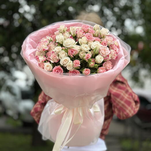 17 кустовых роз 🌸