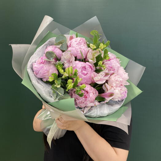 Букет пионов и альстромерии 🌸