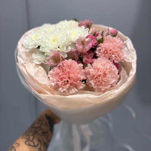 Букет комплимент хризантема , диантусы и кустовая Роза 🌸