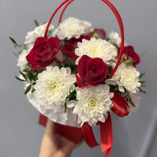 Сумочка с двухцветной красной розой♥️