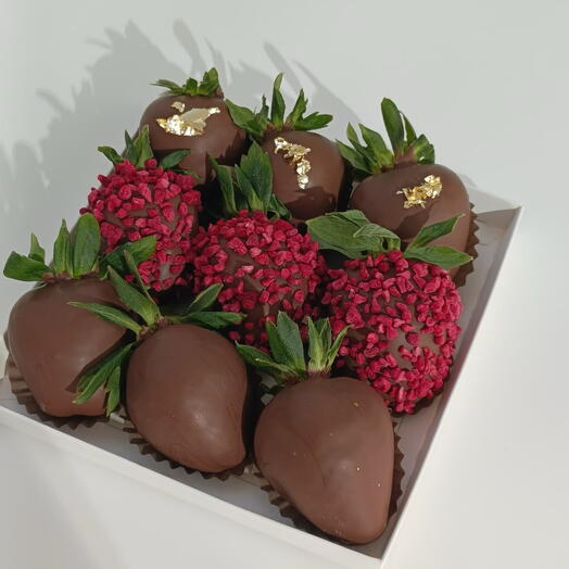 Клубника в премиальном бельгийском шоколаде Callebaut 32