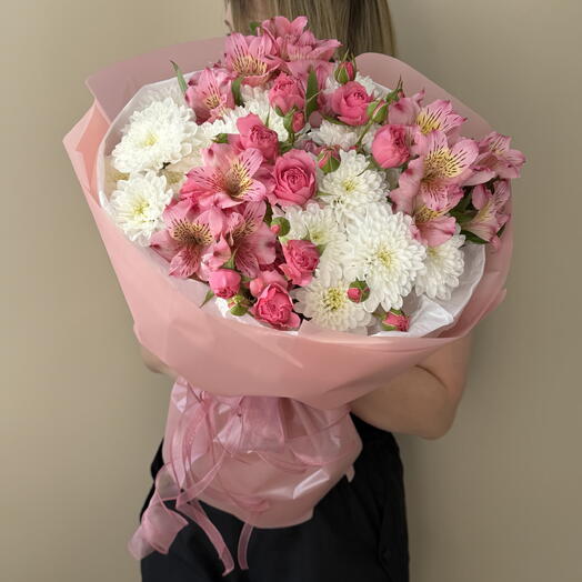 💖 Пышный букет: пионовидная роза, альстромерия и кустовая хризантема Алтай 💐