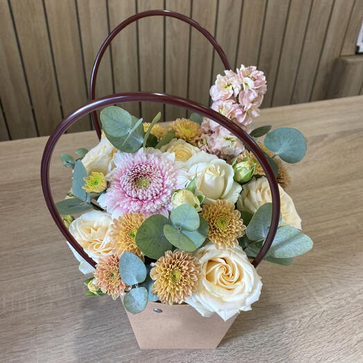 Нежная Цветочная Композиция с Герберой, Матиолой и Кремовыми Розами🧡🌸
