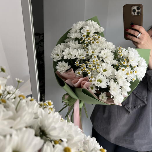 Букет ромашковых хризантем