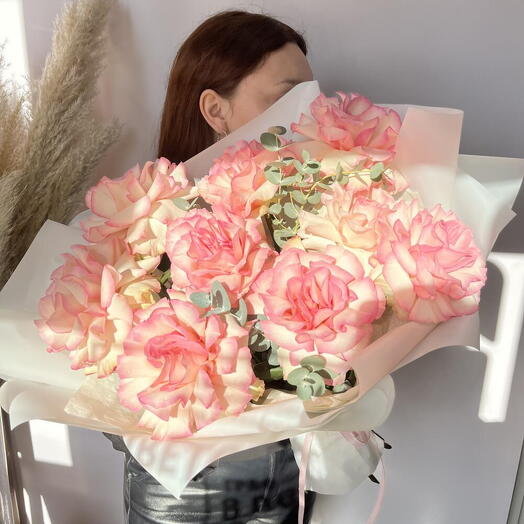 Французские розы с эвкалиптом💕