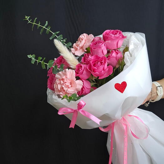 🩷 Букет "Конфетка" розовые пионовидные кустовые розы, pink, нежный диантус (гвоздика), эвкалипт
