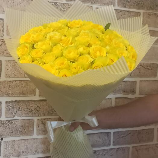 Monobucket of 51 yellow roses