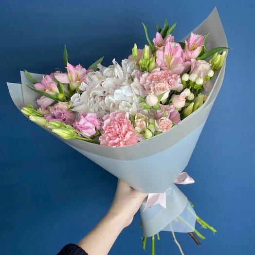 Ramo prefabricado con Hortensia y alstroemeria