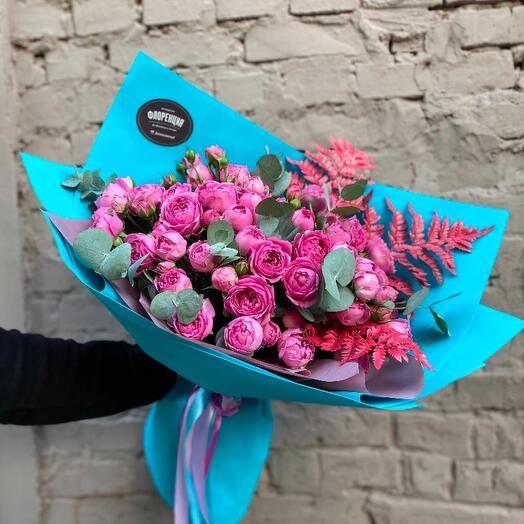 Ramo de rosas peonías