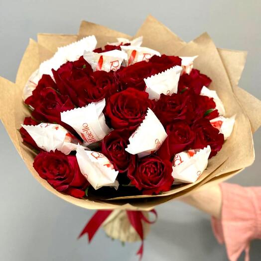 Ramo de rosas rojas con Raffaello