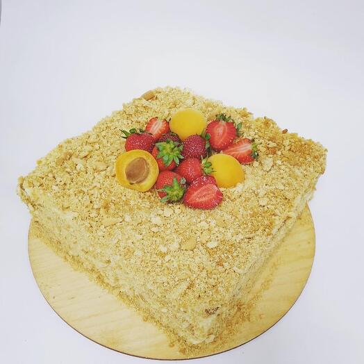 Медовик с брусникой
