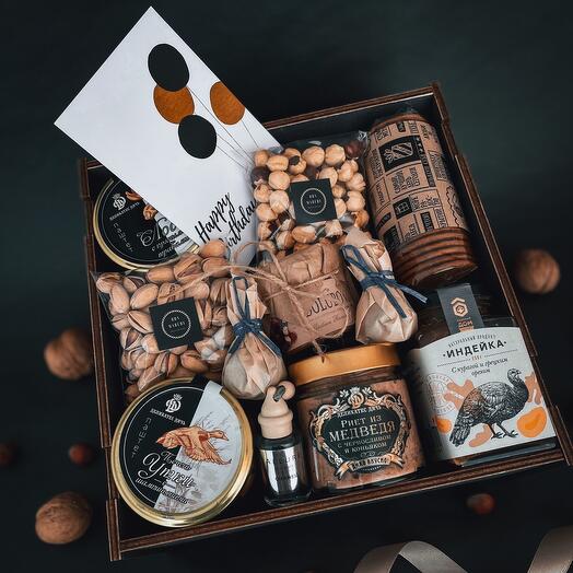 Подарочный набор bon marche spb мужской в деревяной коробке «подарок мужчине», подарок сыну, подарок из деликатесов