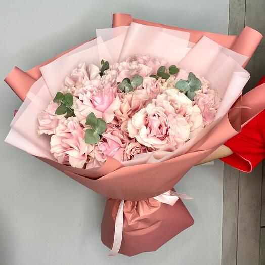 ✅ Bouquet of French roses