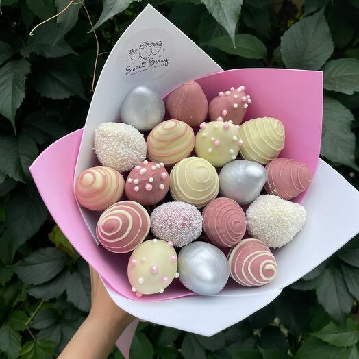 Dulce ramo de fresas en chocolate belga
