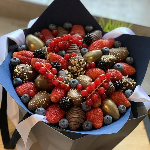 Клубничный букет «Gold» M