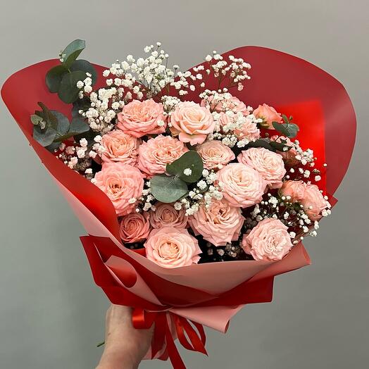 Романтичный букет из кустовых Роз Amour