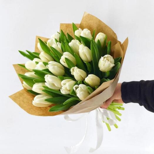Белые тюльпаны