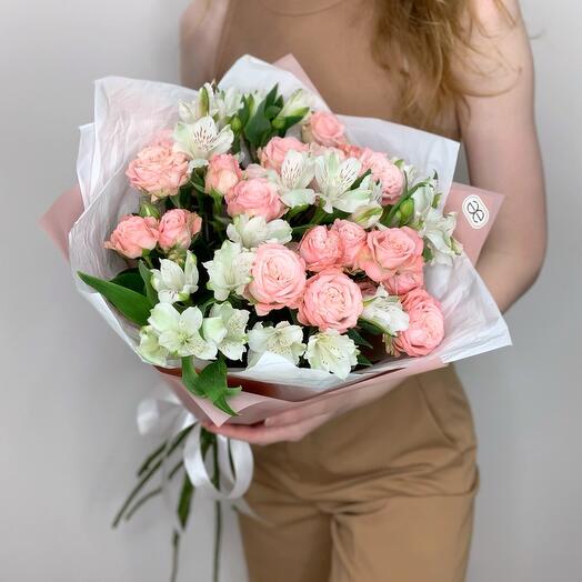 Дуобукет из кустовых роз "Мадам Бомбастик" и белых альстромерий 5|4