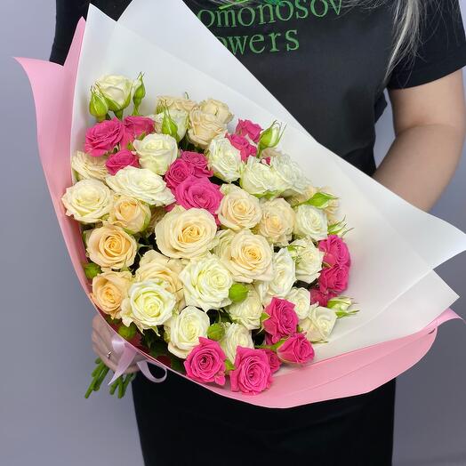 Букет из нежных кустовых роз