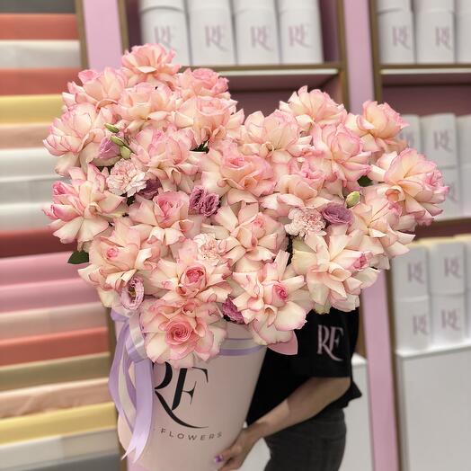 The giant "Lush Roses"