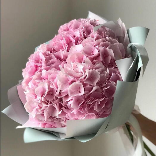 Pink Hydrangea Mono Bouquet