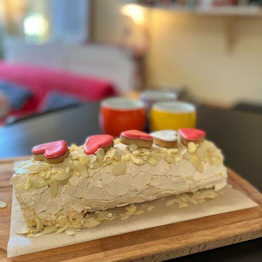 Меренговый рулет «Hearts»