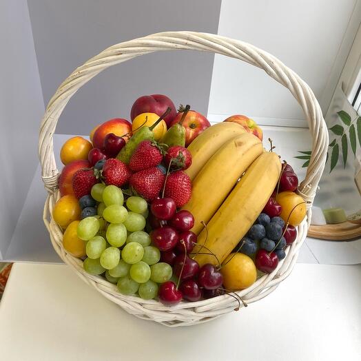 Large basket with seasonal fruits