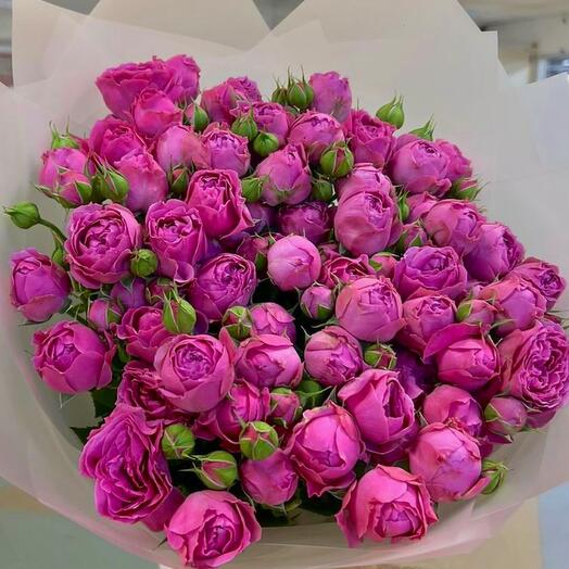 Bouquet of bushy peony-shaped pink roses
