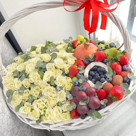 Fruit basket with flowers