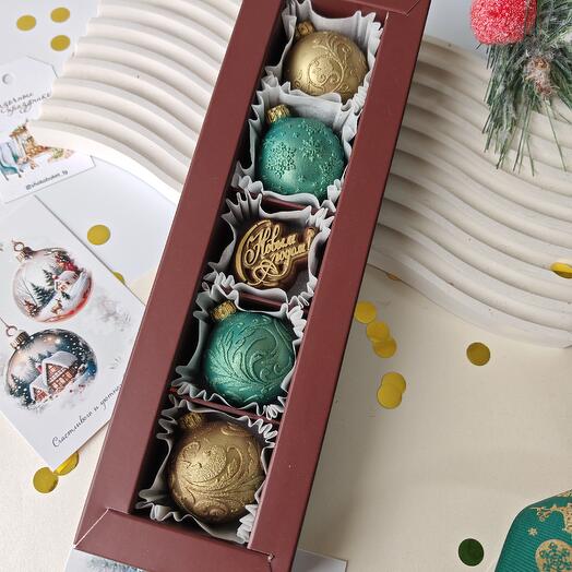 Новогодний премиальный шоколадный набор С Новым годом 2025 (5 фигурок)