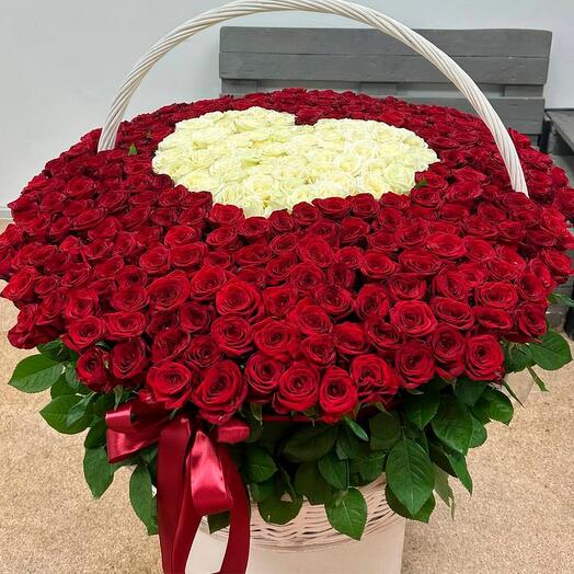 Корзина с цветами