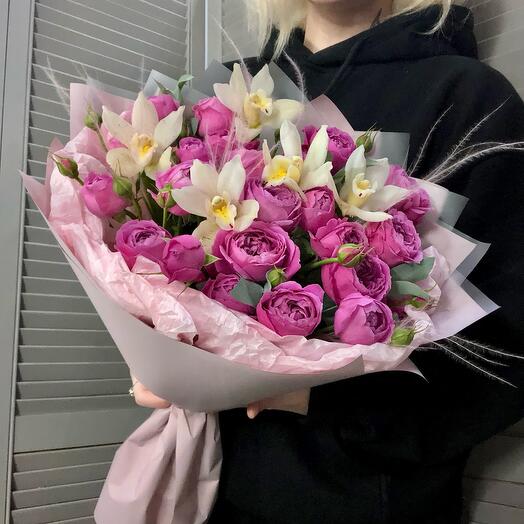 Пионовидная кустовая Роза и орхидеи