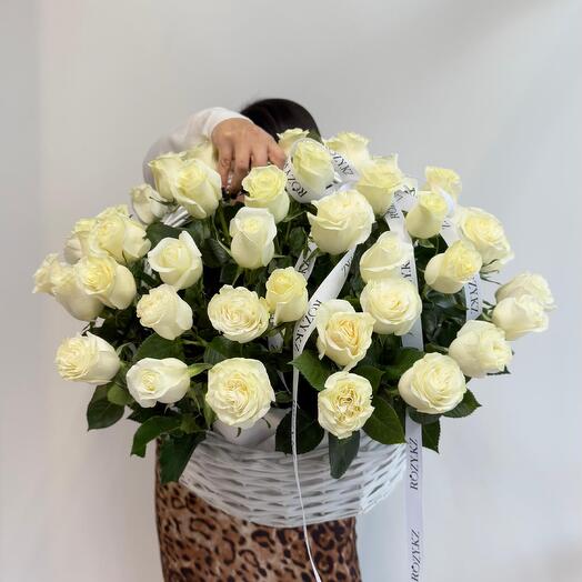 Корзина с розами