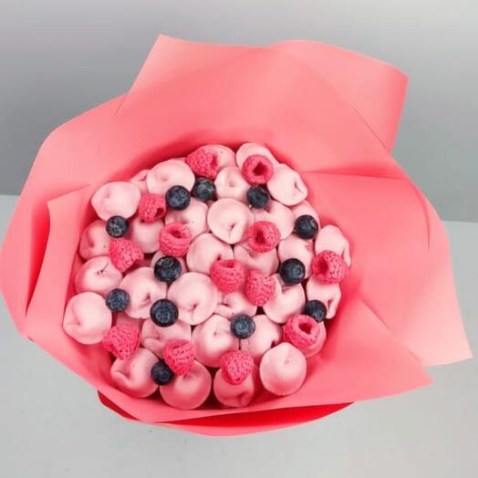 Вареники из шоколада с малиной и голубикой