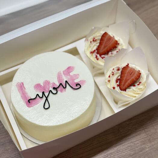 Набор бенто-торт MAXI+капкейки в подарок на 8 марта