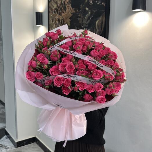 Bush roses with 15 branches in the design