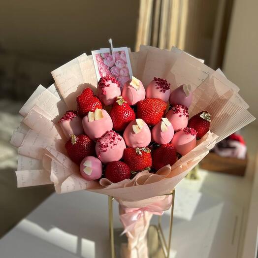 Клубника в шоколаде букет