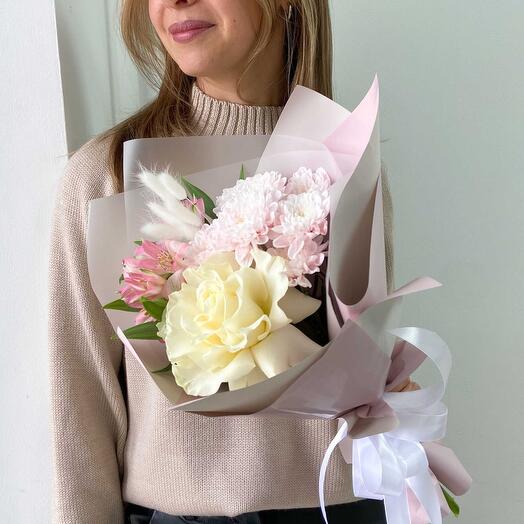 Mini compliment bouquet with white French rose