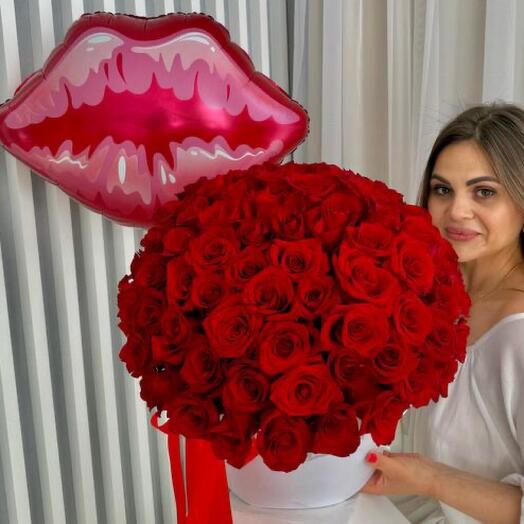 АКЦИЯ 🌹Подарочный набор: 101 Роза в коробке и большой шар «Поцелуй»