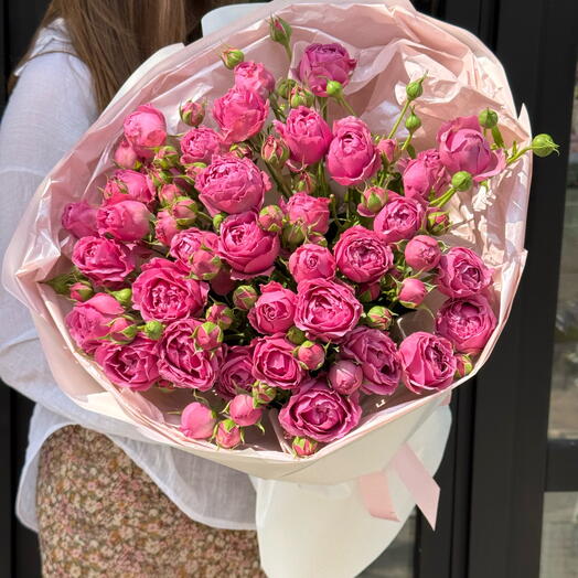 Букет из пионовидных кустовых роз сорта Мисти баблз💕
