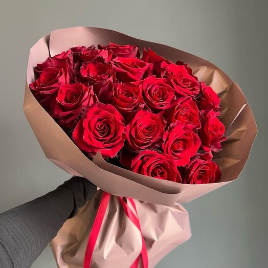 Букет из 21 красной розы