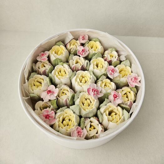 Зефирные тюльпаны с соцветием персика