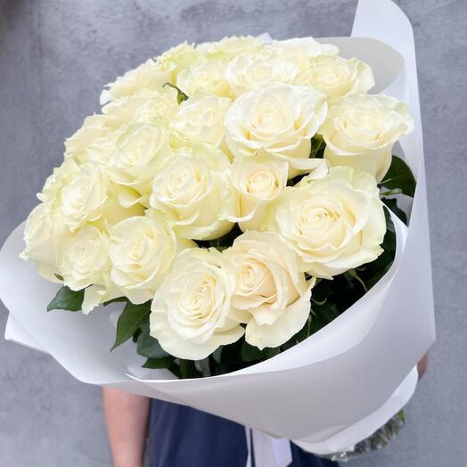 Букет из 25 белых роз Эквадор Мондиаль 60 см