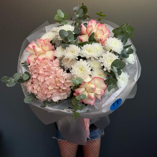 Букет «Джульетта» Гортензия, Французские розы, Хризантема