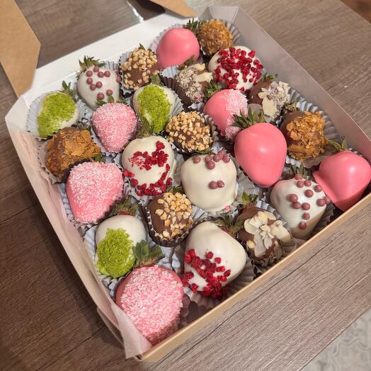 Набор из клубники в шоколаде 25 штук