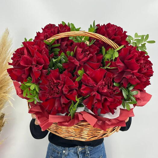 Ажурные розы в плетеной корзине️