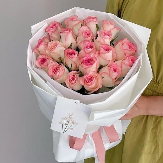 19 нежно розовая Роза