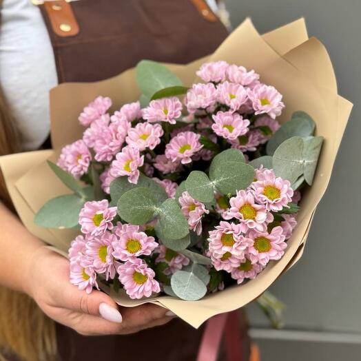 BOUQUET 022. Хризантема Сантинии с эвкалиптом в букете(5)