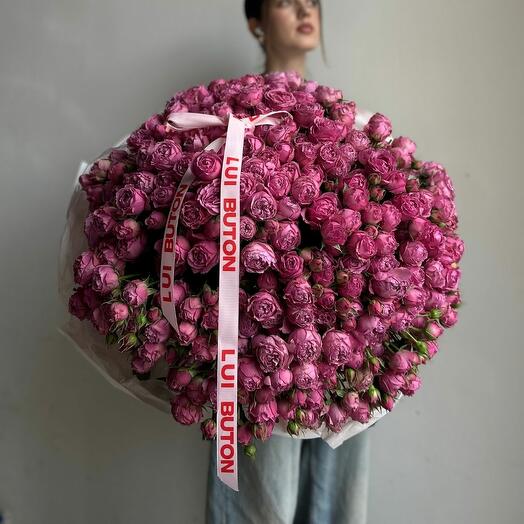 Букет "65 кустовых пионовидных роз"